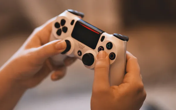 Handing holding gaming remote